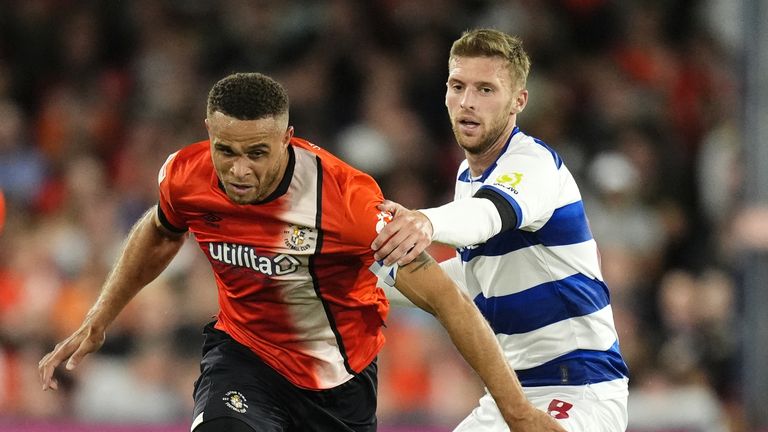 Carlton Morris in action for Luton against QPR